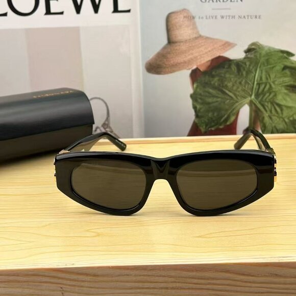 Authentic Balenciaga sunglasses - Picture 1 of 5
